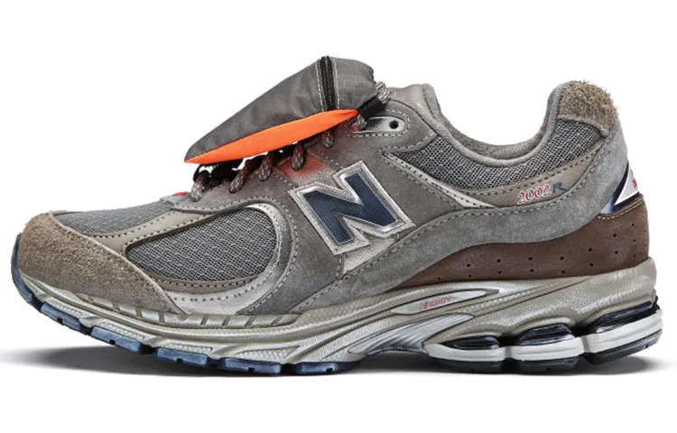 Case New Balance 2002R Taupe