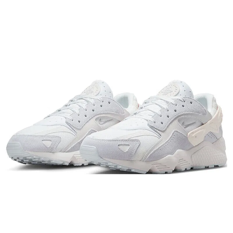 Men's Nike Wallace Air Huarache sports sneakers, white