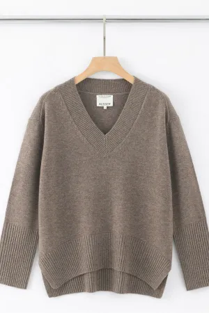 N.84 Cashmere Blend Oversized V Neck - Almond