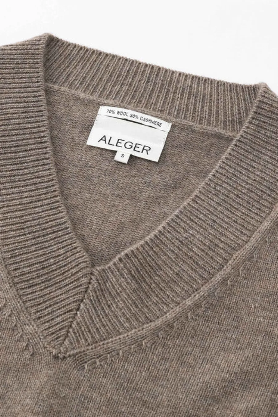 N.84 Cashmere Blend Oversized V Neck - Almond