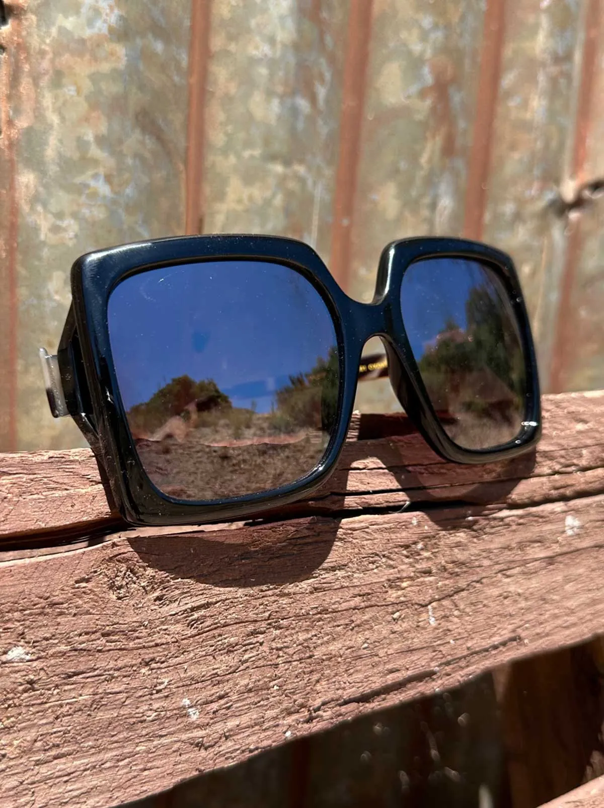 Square Sunglasses in Black & Oatmeal